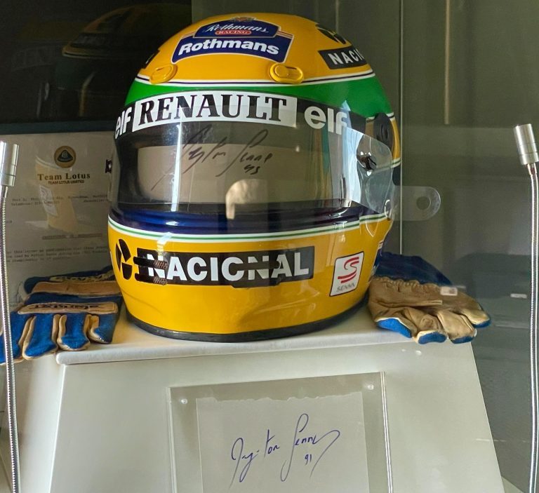 Gants portés course signés Ayrton Senna